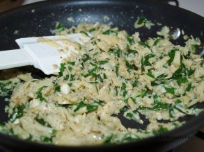 Healthy Spinach Artichoke Dip: LittleCajunGirl.com