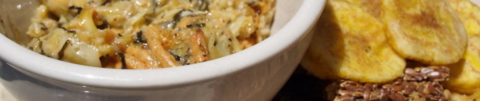 Healthy Spinach Artichoke Dip: LittleCajunGirl.com