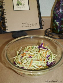 Asian Pork Lettuce Wraps with Broccoli Slaw: LittleCajunGirl.com