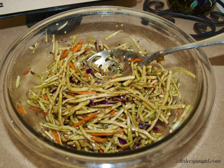 Asian Pork Lettuce Wraps with Broccoli Slaw: LittleCajunGirl.com