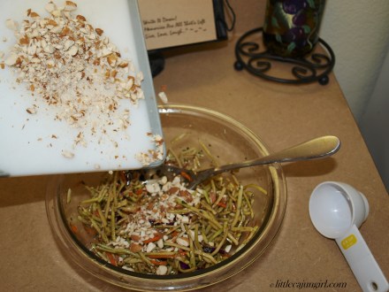 Asian Pork Lettuce Wraps with Broccoli Slaw: LittleCajunGirl.com