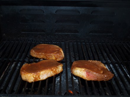 Asian Pork Lettuce Wraps with Broccoli Slaw: LittleCajunGirl.com