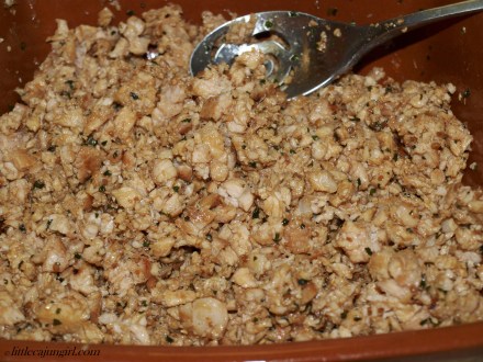 Asian Pork Lettuce Wraps with Broccoli Slaw: LittleCajunGirl.com