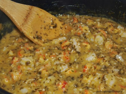 Sinfully Delicious Seafood Pasta: LittleCajunGirl.com
